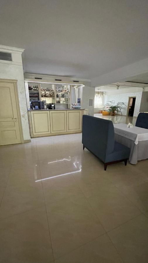 Hotel Yunist Ivano-Frankivsk Esterno foto