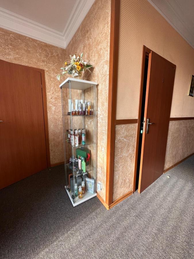 Hotel Yunist Ivano-Frankivsk Esterno foto