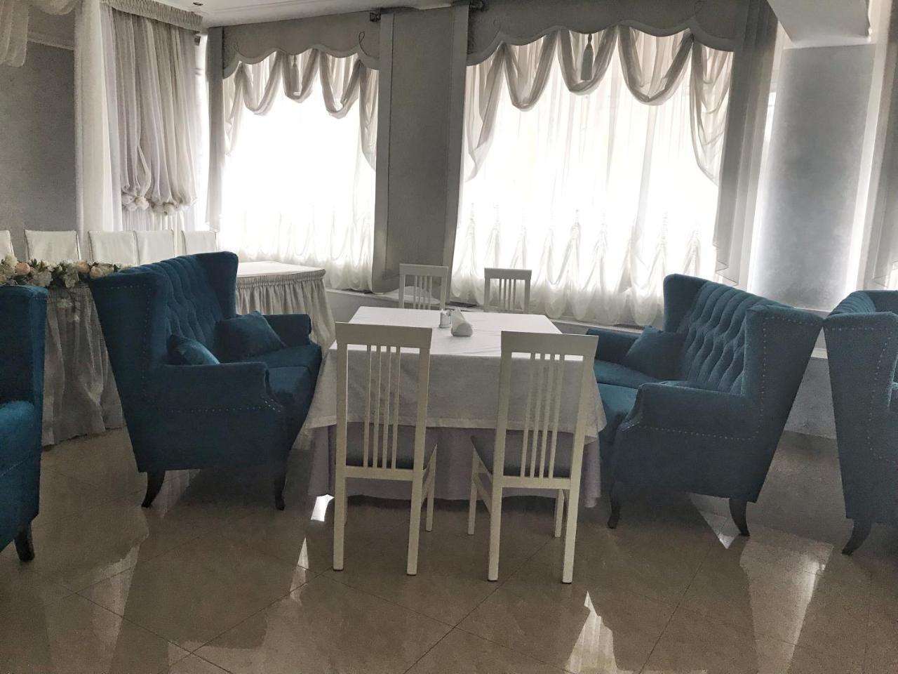 Hotel Yunist Ivano-Frankivsk Esterno foto
