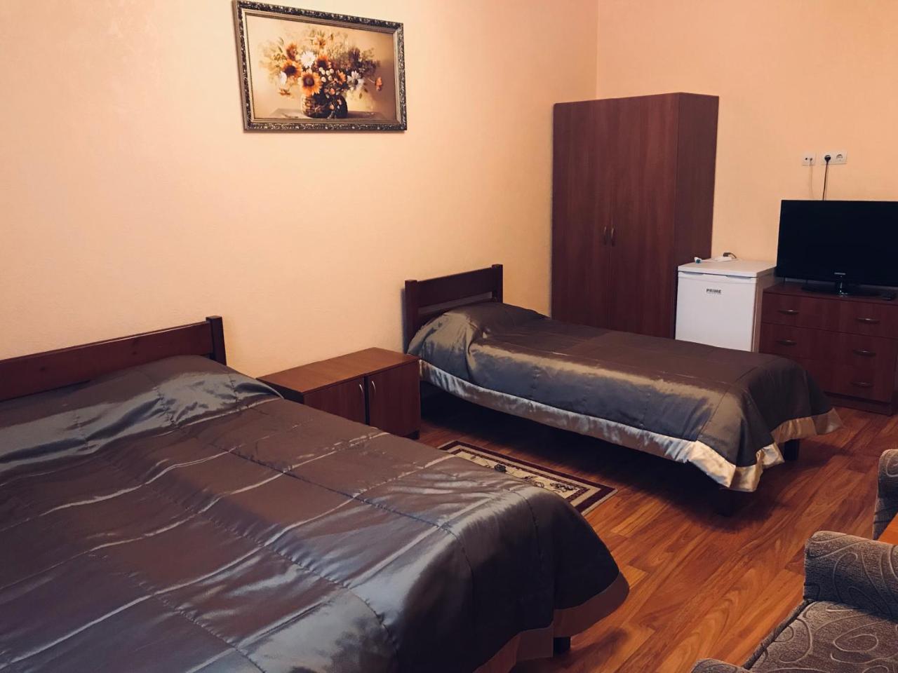 Hotel Yunist Ivano-Frankivsk Esterno foto